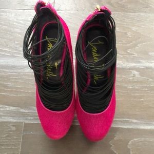 London trash Pink pony hair pump